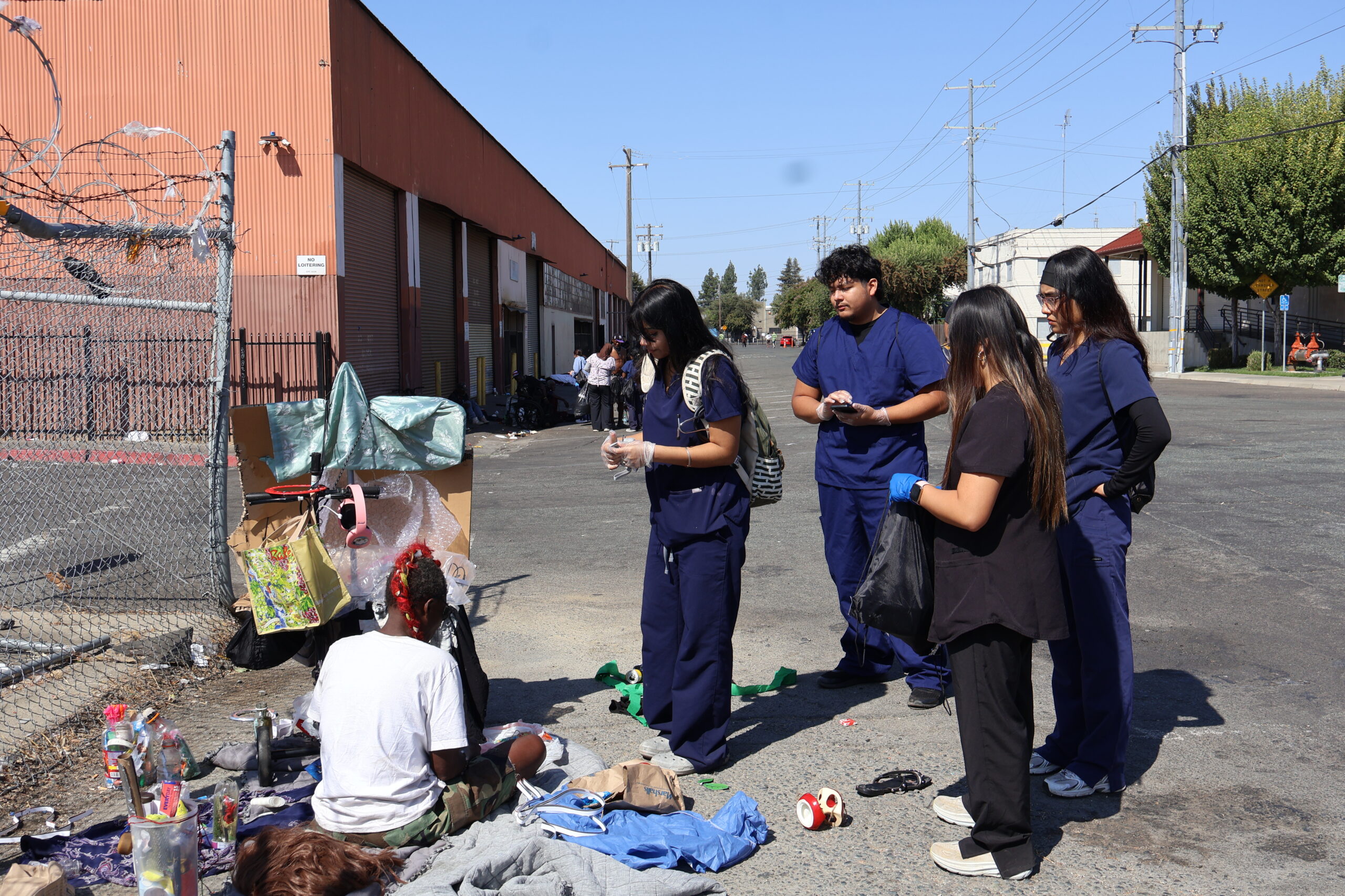 Valliant Foundation volunteers conducting outreach in an encampment